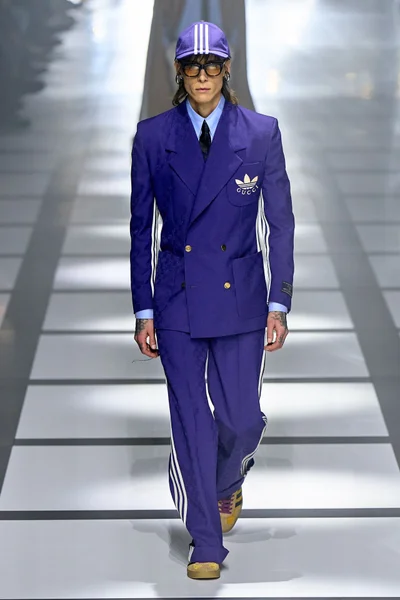 Look 10
